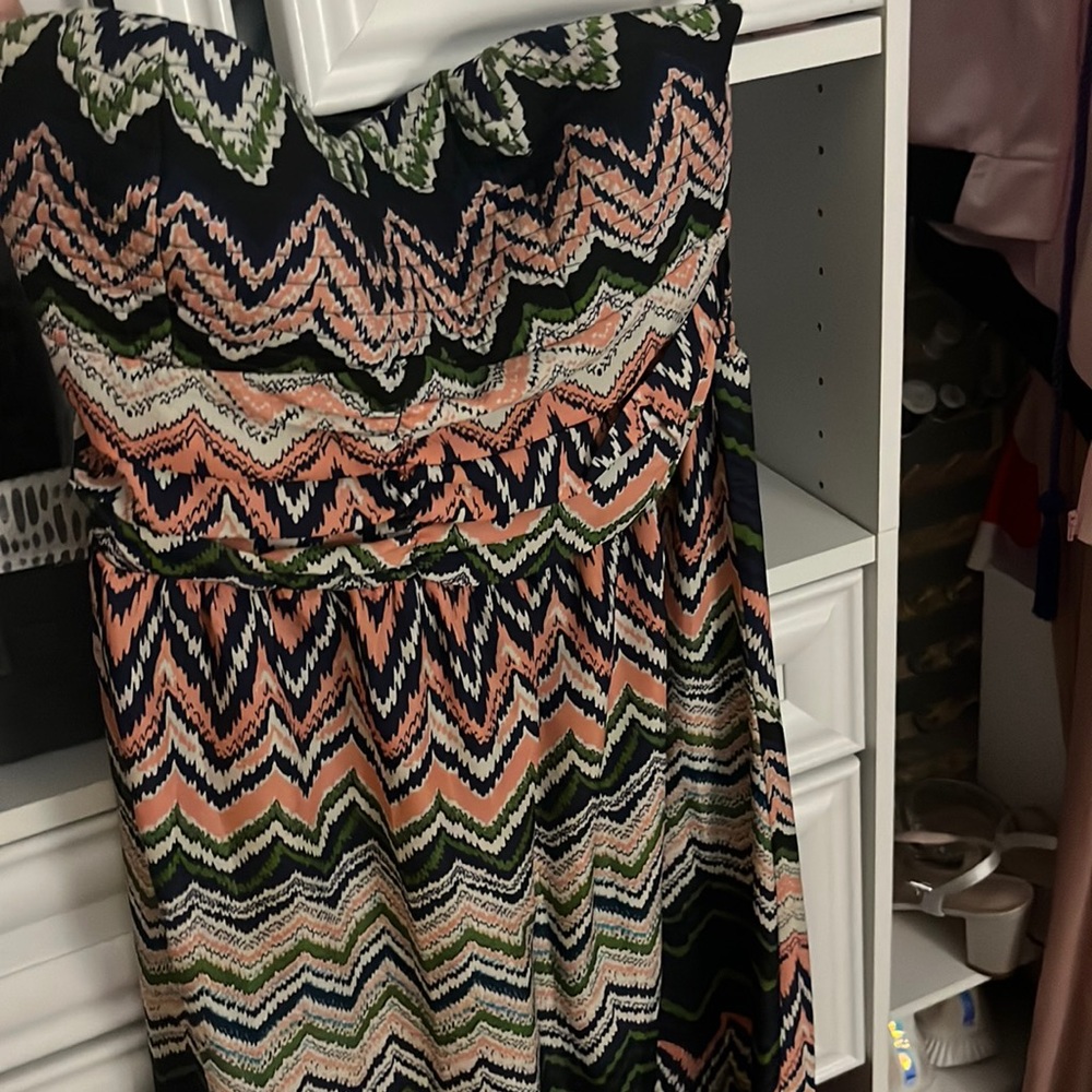 Strapless colored chevron dress